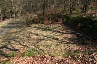 Hier stand eine der alten Munitions-Nissenh&uuml;tten, &copy; FNMK 2004